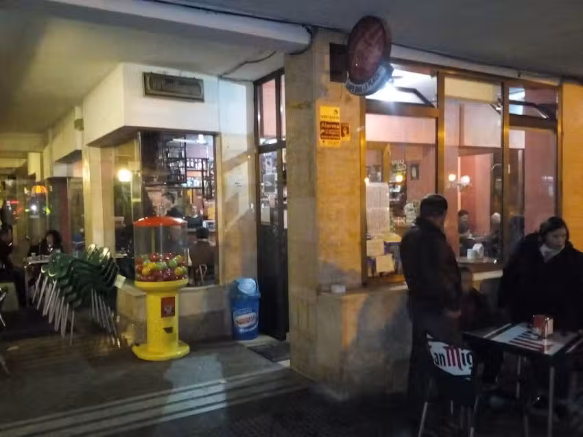 Caf&eacute; Bar La Plaza