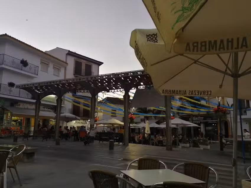 Caf&eacute; bar la plaza