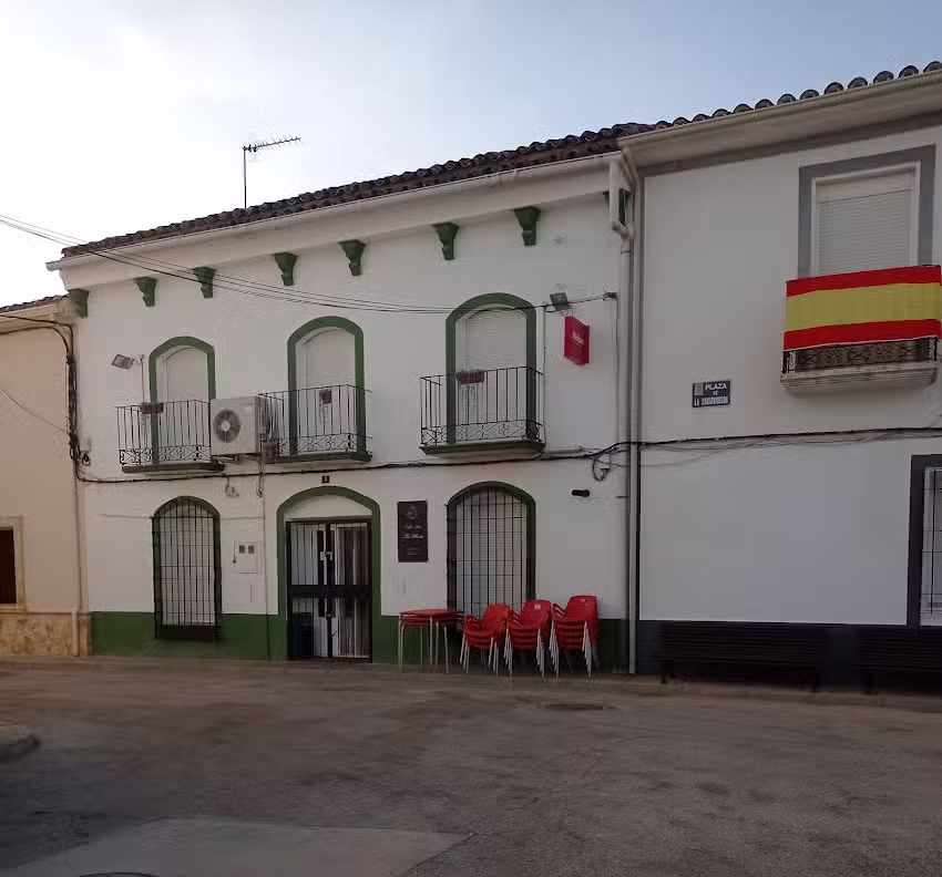 Caf&eacute;-Bar La Plaza