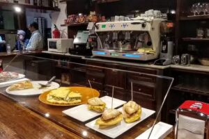 Caf&eacute;-Bar &laquo;La Plazoleta&raquo;