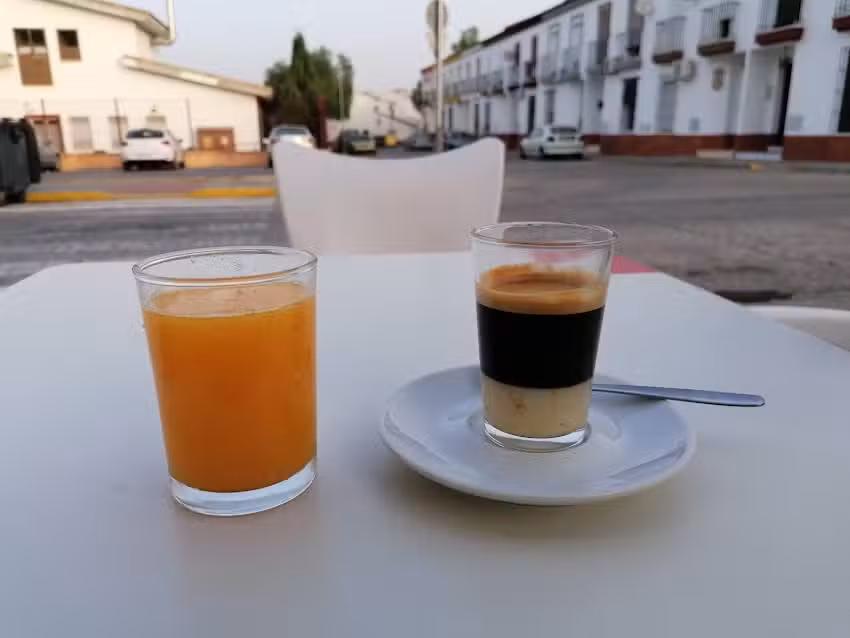 Caf&eacute;-bar la plazuela.