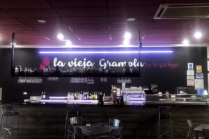 Cafe Bar La Vieja Gramola