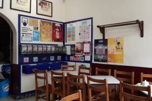 CAF&Eacute; BAR LAGO