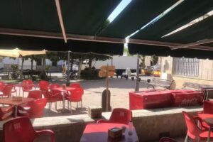 Caf&eacute; Bar Larry