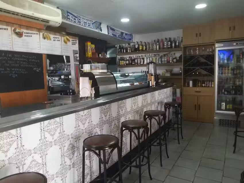Caf&eacute; Bar las Cuatro Esquinas