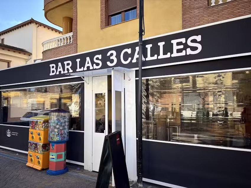 Caf&eacute;-Bar Las Tres Calles