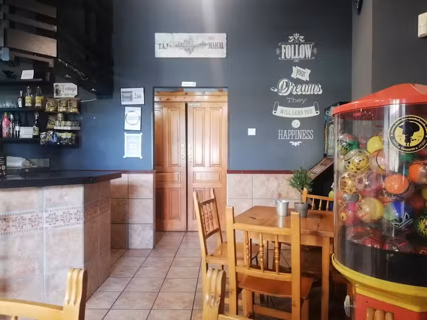 Caf&eacute; Bar Lealtad