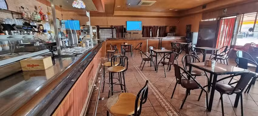 Caf&eacute;-Bar Lohana