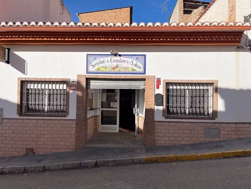 Caf&eacute; bar los cazadores