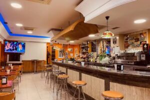 Caf&eacute;- Bar Los Cruces