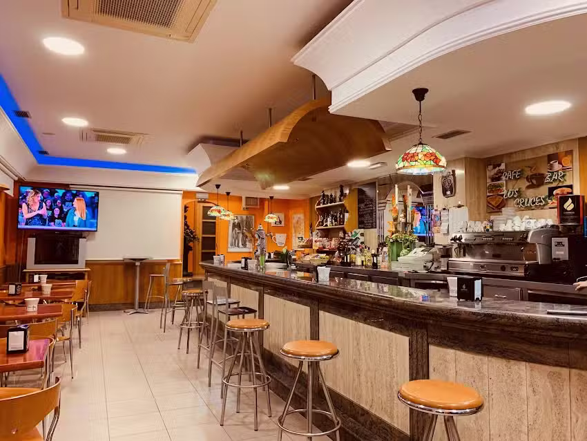 Caf&eacute;- Bar Los Cruces