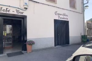 Caf&eacute;-Bar Los Giles.