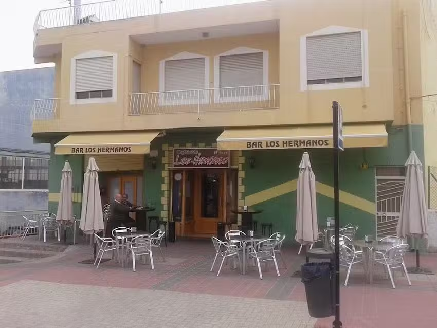 Caf&eacute;-Bar Los Hermanos