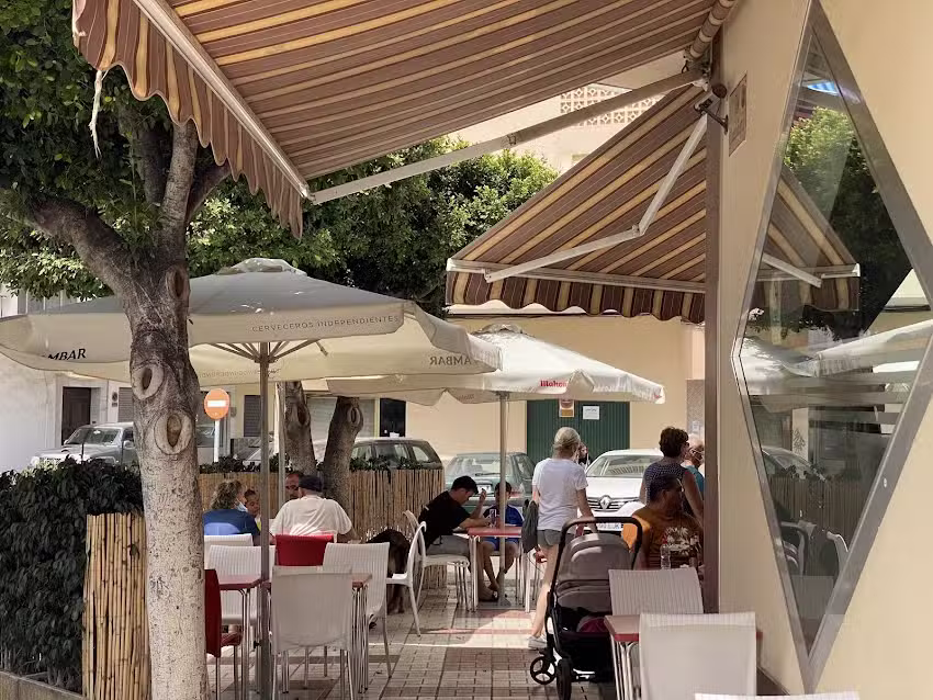 Caf&eacute;-Bar Los Rombos