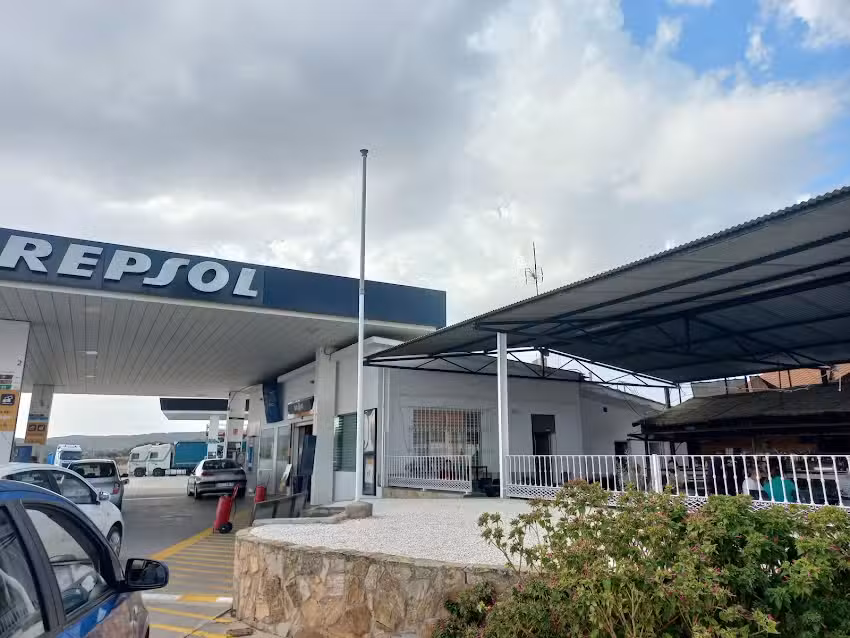 cafe bar los rosales (Gasolinera) Almendral BADAJOZ