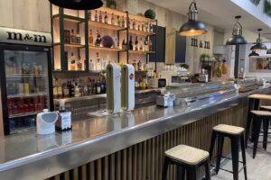 Caf&eacute; Bar m & m