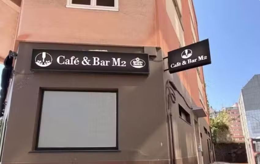 Caf&eacute; Bar M2