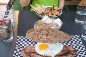 Caf&eacute;-Bar Malo Ser&aacute; !! Noia