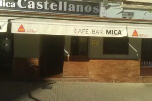 Caf&eacute; bar mica