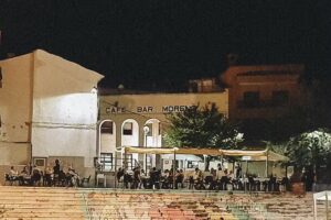 CAFÉ BAR MORENO.