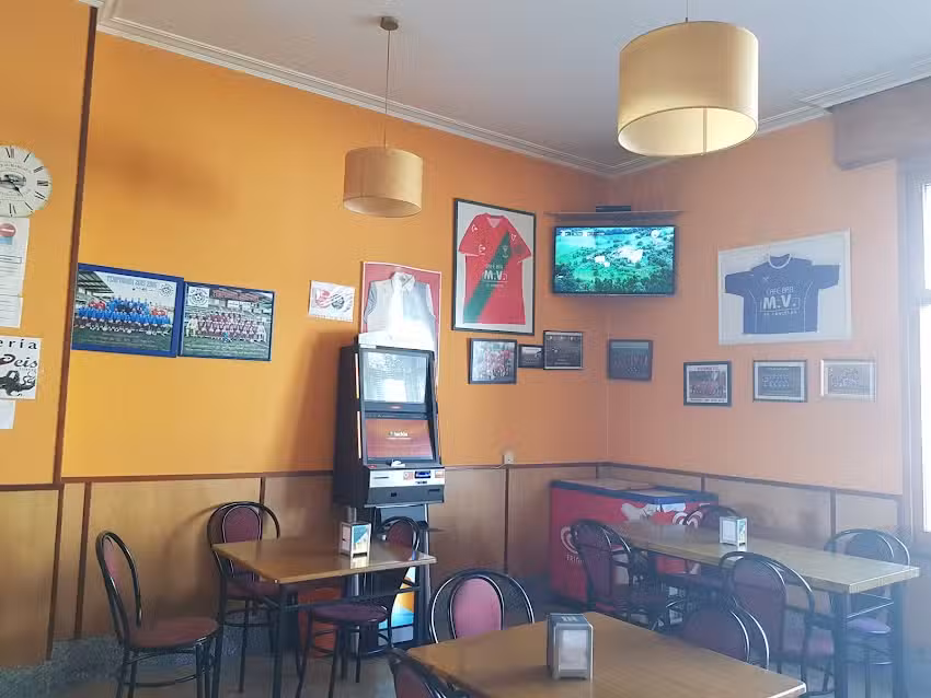 Caf&eacute; &ndash; Bar MV