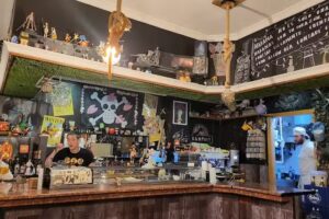 Caf&eacute; Bar Nakama