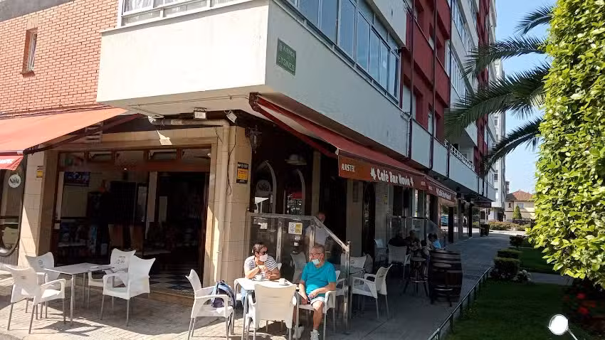 Cafe-Bar Nav&iacute;a