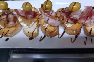 Caf&eacute; Bar Nina. Comidas y cenas con reservas