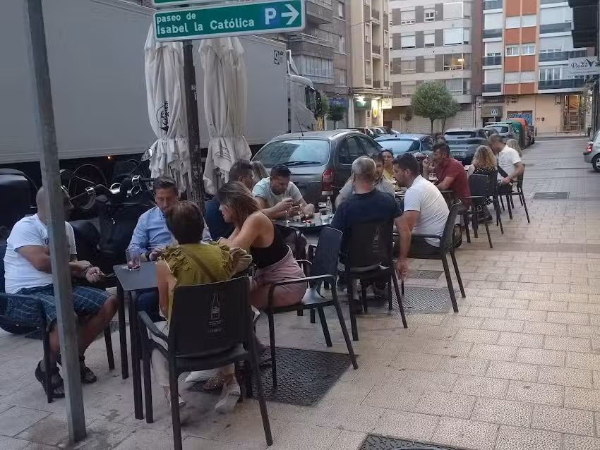 Caf&eacute; &ndash; Bar NOA