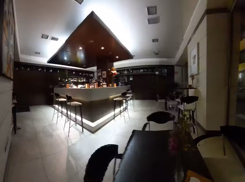 Caf&eacute; & Bar Noa