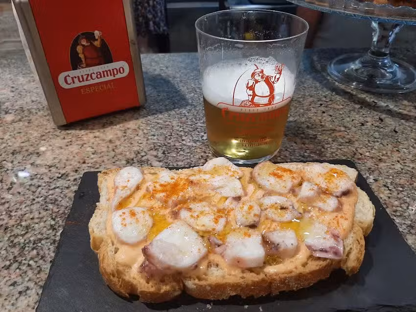 Caf&eacute; Bar Nuevo Mil&aacute;n