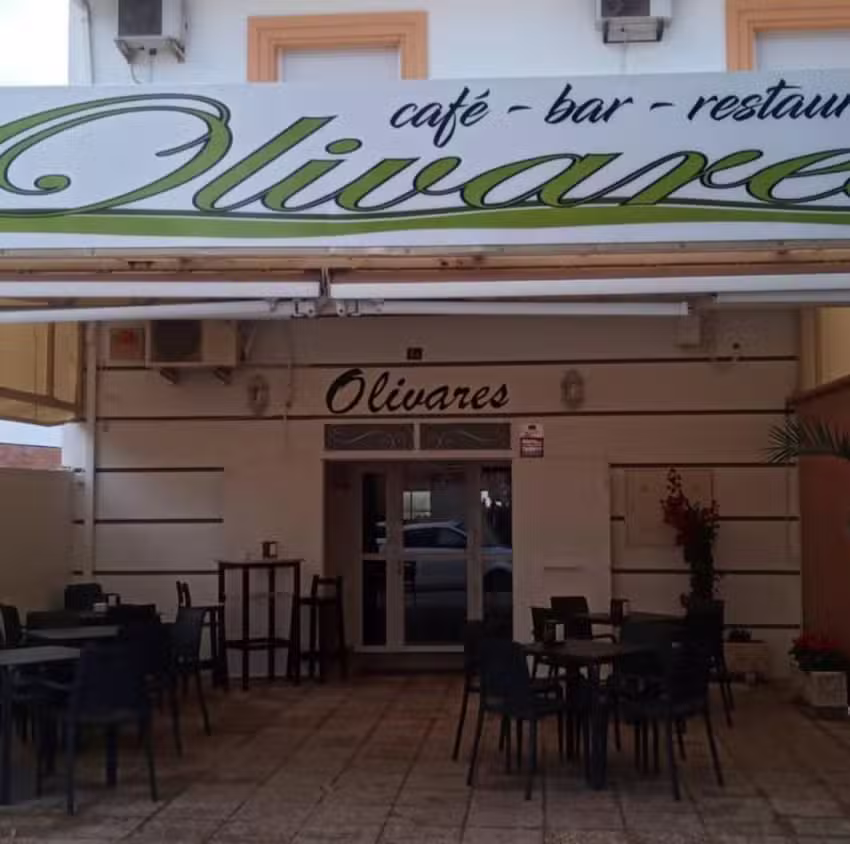 Caf&eacute; &ndash; Bar Olivares