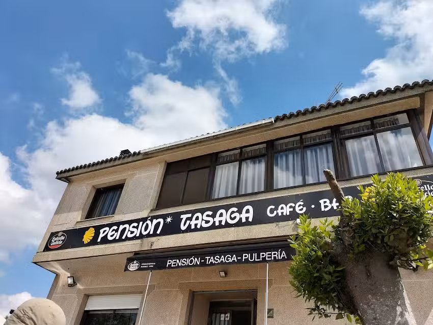 Caf&eacute;-bar pensi&oacute;n Tasaga
