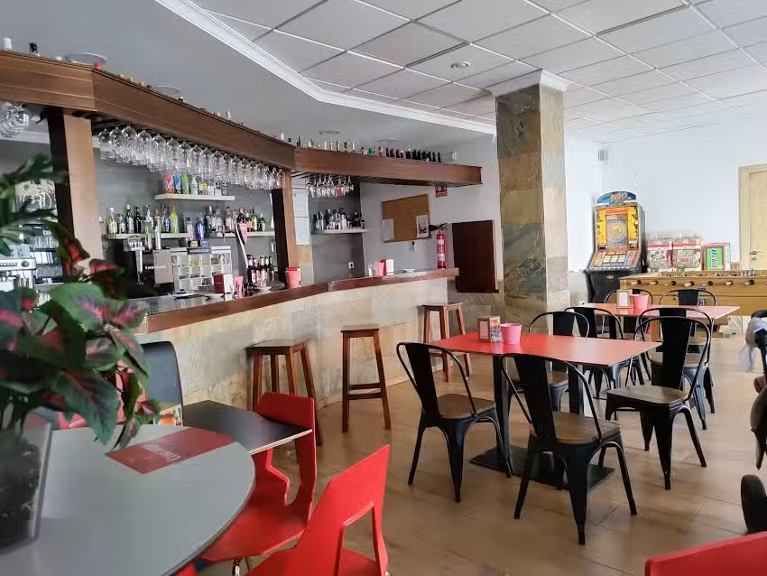 Cafe Bar Pizzer&iacute;a Criss