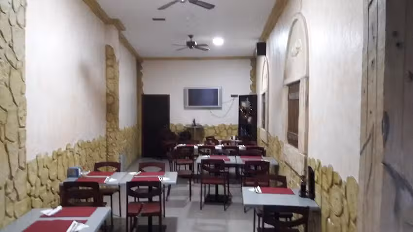 Caf&eacute; Bar Plaza