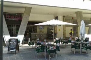 Caf&eacute; &ndash; Bar Plaza