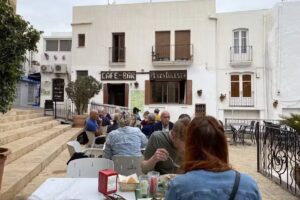 Cafe-Bar Plaza De La Iglesia (bar al andaluz)