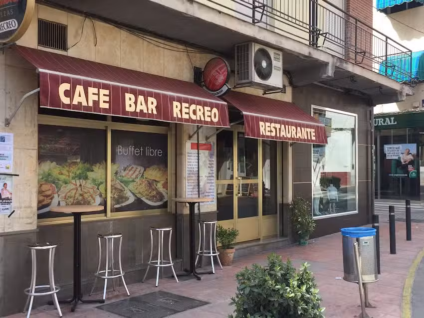 Caf&eacute; Bar Recreo Restaurante