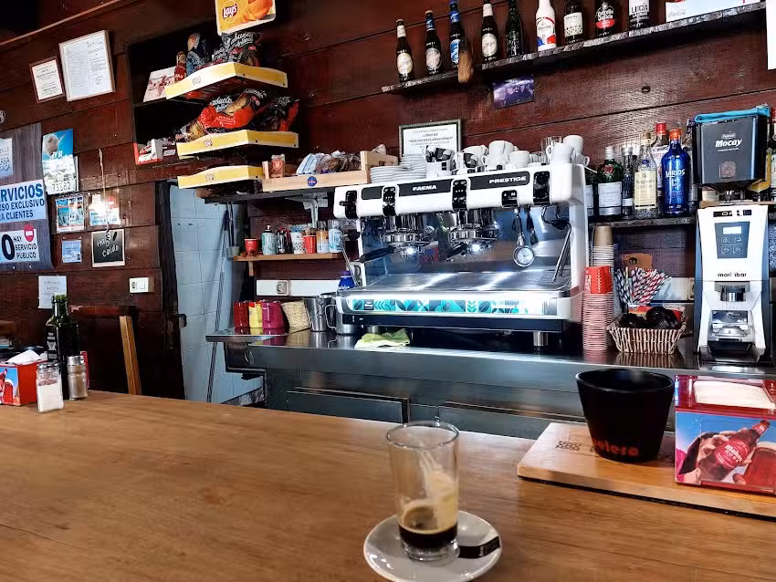 Caf&eacute; Bar Restaurante El Albergue