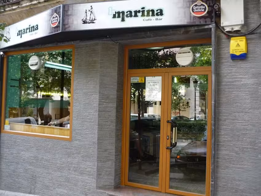 Caf&eacute; Bar Restaurante La Marina