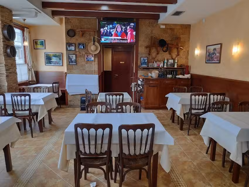 Cafe Bar Restaurante Mes&oacute;n