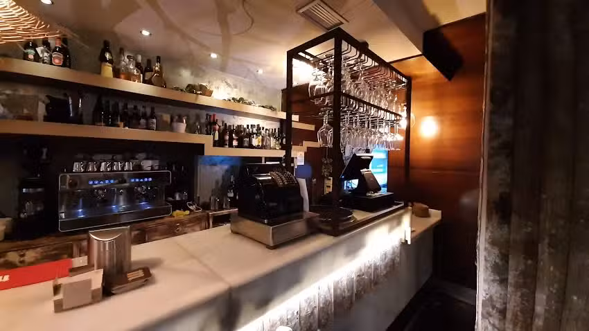 Caf&eacute; Bar River 1973