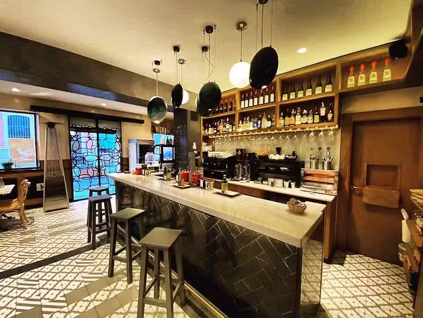 Caf&eacute; Bar Seis u 7