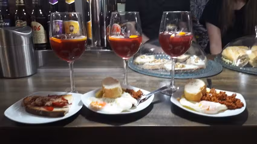 Caf&eacute; Bar Silver