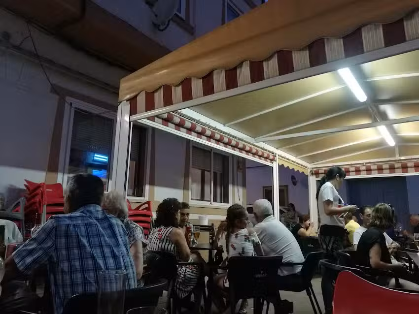CAF&Eacute; BAR Sol.