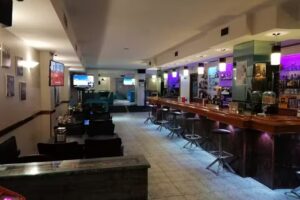 CAF&Eacute; BAR TIFFANYS SAL&Oacute;N