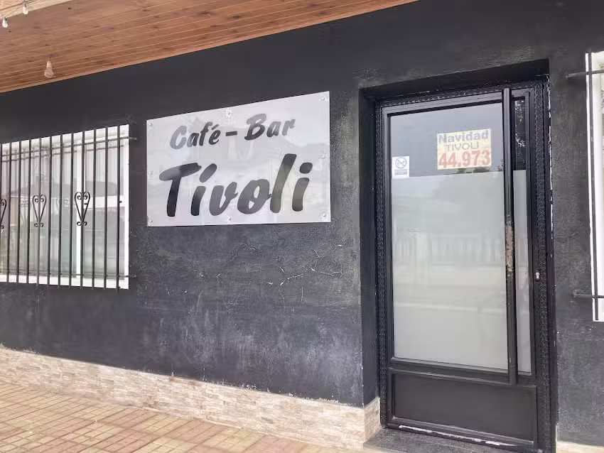 Caf&eacute;-Bar T&iacute;voli