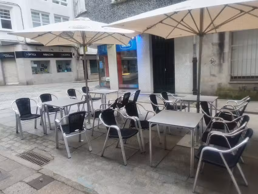 Caf&eacute; Bar To&ntilde;i