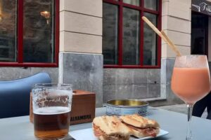 Caf&eacute; Bar Triana