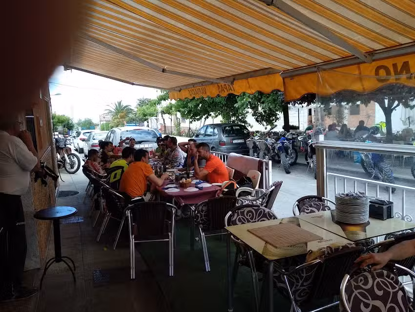 Caf&eacute; Bar urbano